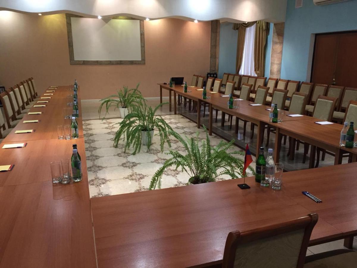 Vayk Hotel Экстерьер фото