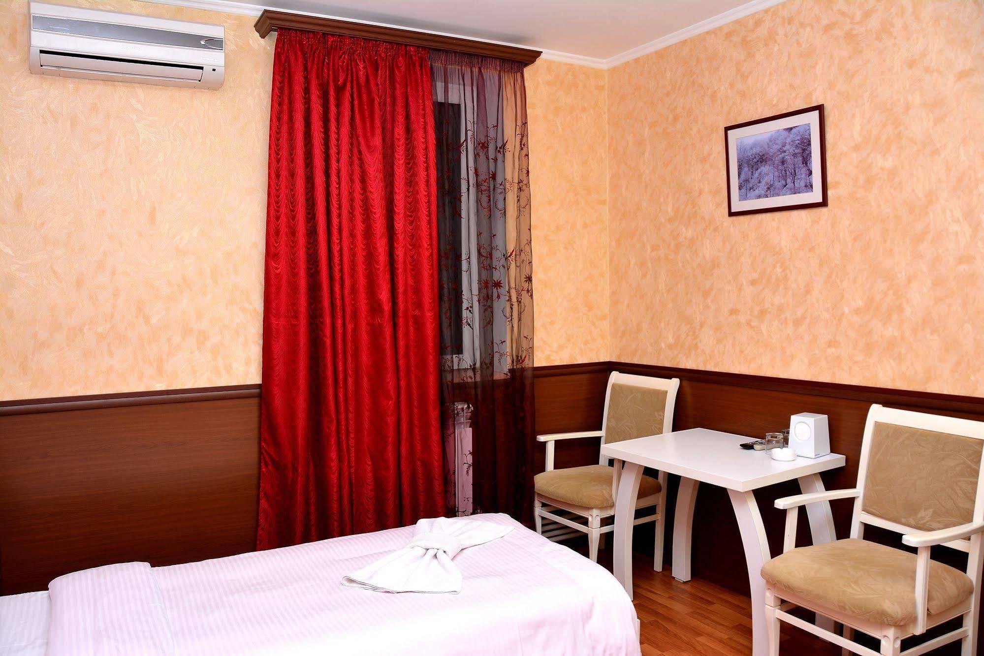 Vayk Hotel Экстерьер фото